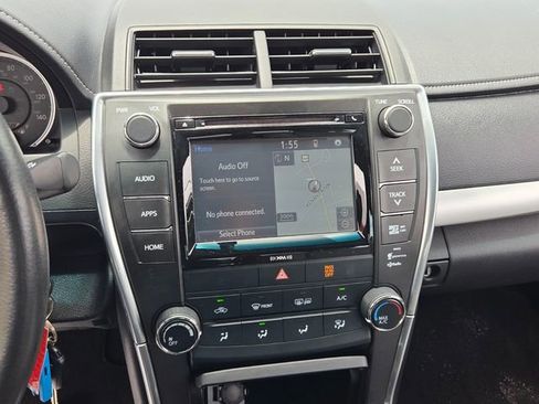 Used 2017 Toyota Camry SE w/ Moonroof Package FWD image 17