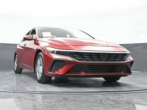 Used 2024 Hyundai Elantra SE image 56