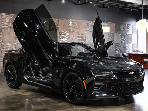 Used 2018 Chevrolet Camaro SS image 5