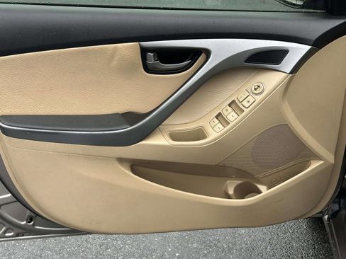 Used 2013 Hyundai Elantra Limited w/ Technology Pkg FWD image 20