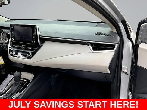 Used 2020 Toyota Corolla LE FWD image 27