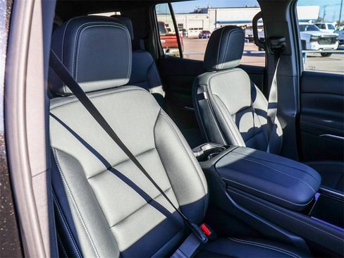 Used 2026 Chevrolet Traverse LT w/ Enhanced Driving Package image 18