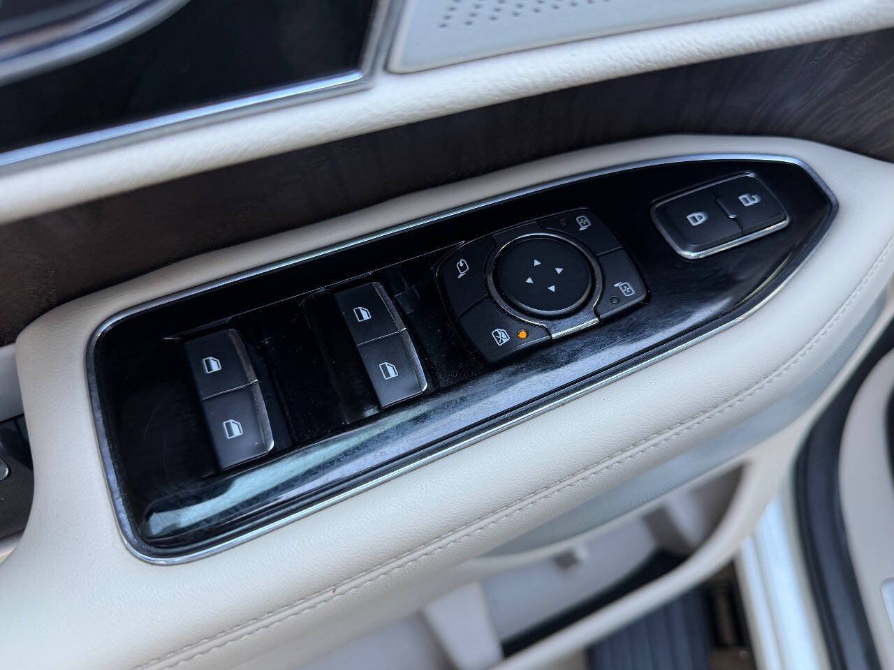 Used 2021 Lincoln Navigator Reserve w/ Luxury Package AWD/4WD image 20