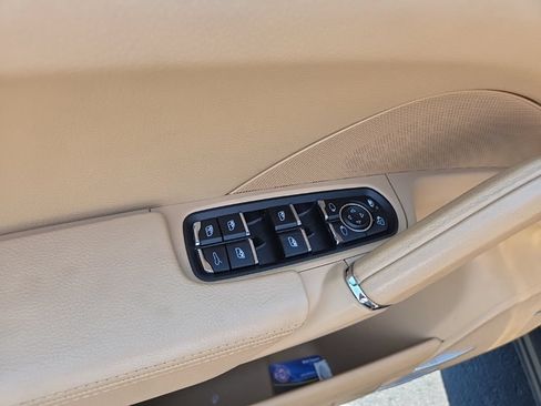 Used 2014 Porsche Cayenne AWD/4WD image 8