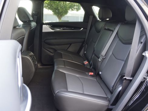 Used 2025 Cadillac XT5 Premium Luxury image 27