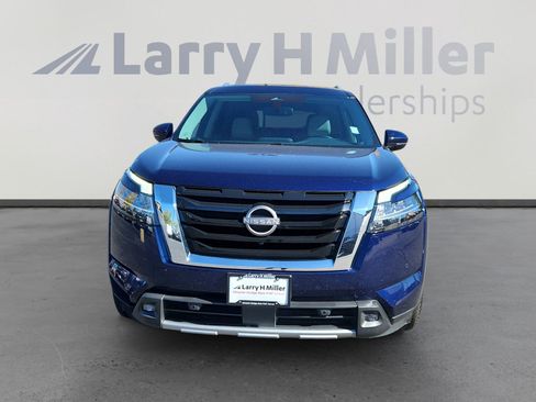 Used 2022 Nissan Pathfinder SL w/ SL Premium Package image 8