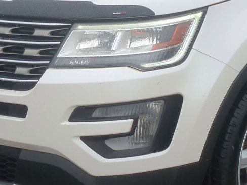 Used 2017 Ford Explorer XLT AWD/4WD image 11