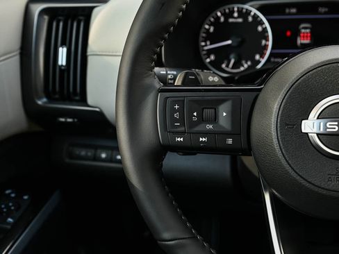 New 2025 Nissan Pathfinder SL image 22