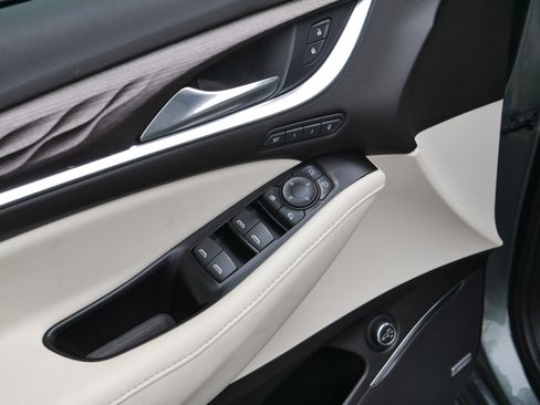 Used 2022 Buick Enclave Avenir w/ Avenir Technology Package image 19