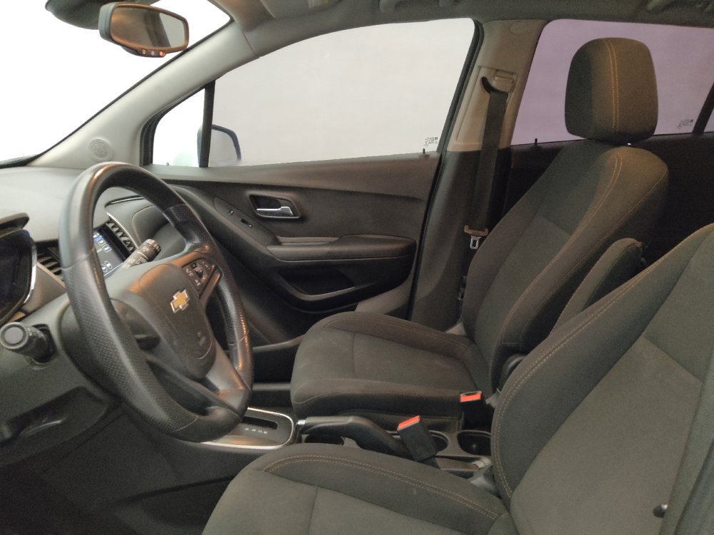 Used 2018 Chevrolet Trax LS w/ LPO, Cargo Package FWD image 17