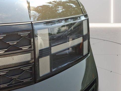 Used 2025 Hyundai Santa Fe Calligraphy AWD/4WD image 9