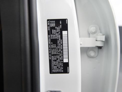 Used 2017 Volvo XC90 T5 Momentum w/ Momentum Plus Package image 30