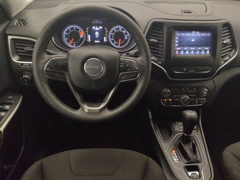Used 2019 Jeep Cherokee Latitude w/ Popular Appearance Group FWD image 22
