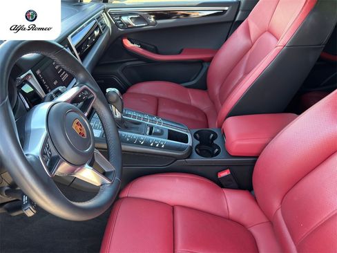 Used 2021 Porsche Macan image 15