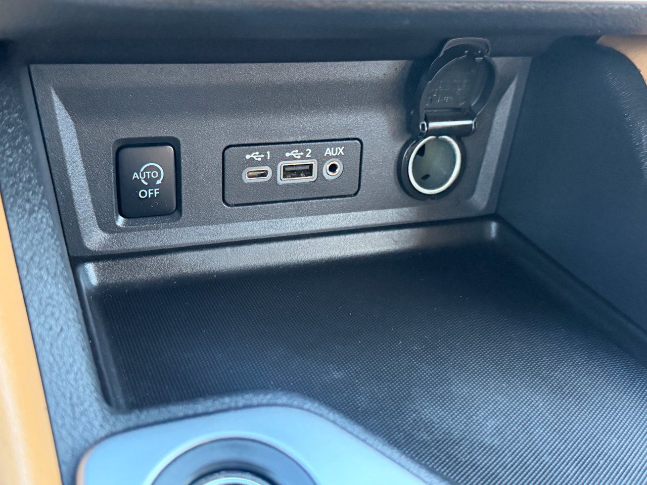 Certified 2025 Nissan Sentra SV w/ SV Premium Package FWD image 22