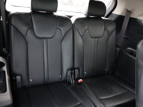 Used 2023 Kia Sorento EX image 17