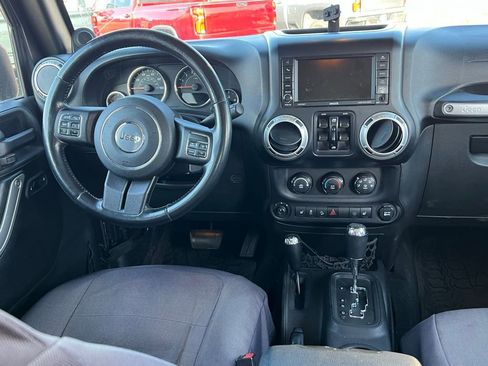 Used 2014 Jeep Wrangler Unlimited Sahara w/ Connectivity Group image 19