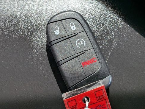 Used 2020 Dodge Challenger SXT image 33