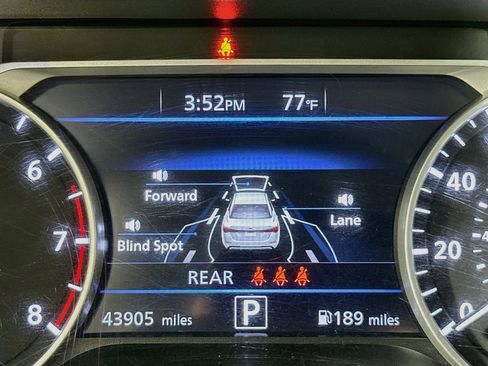 Used 2023 Nissan Sentra SV FWD image 19