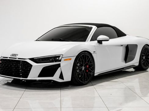 Used 2020 Audi R8 V10 w/ 20" Wheel Package image 2