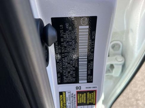 Used 2025 Lexus ES 350 w/ Premium Package image 18