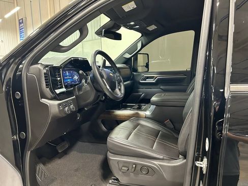 Used 2025 Chevrolet Silverado 2500 High Country w/ Z71 Off-Road Package AWD/4WD image 10