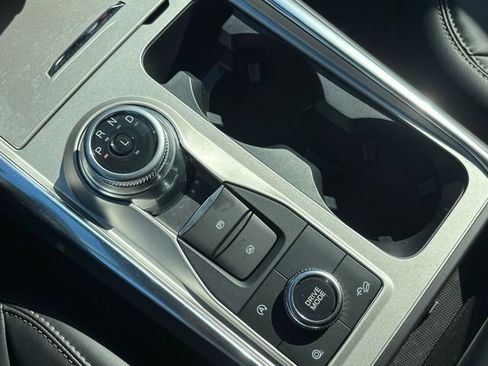 Certified 2024 Ford Explorer XLT w/ Equipment Group 202A AWD/4WD image 15