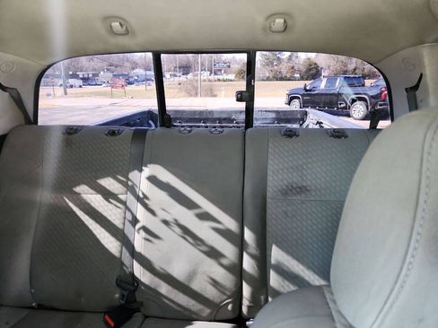 Used 2020 Toyota Tacoma SR5 w/ SR5 Appearance Package (SM) RWD image 13
