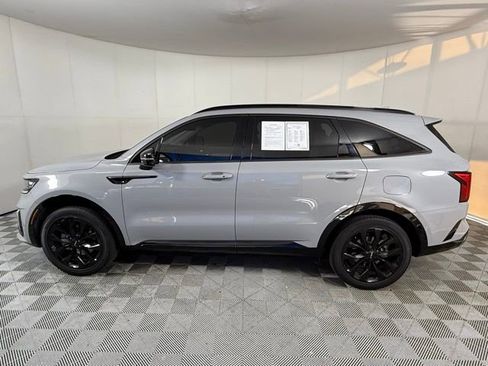 Used 2023 Kia Sorento SX image 3