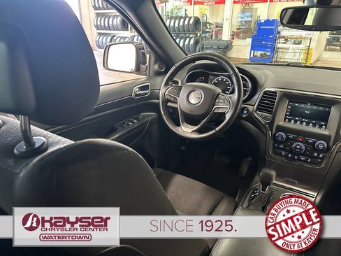 Used 2021 Jeep Grand Cherokee Freedom Edition AWD/4WD image 14