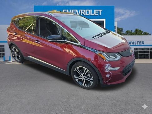 Used 2020 Chevrolet Bolt Premier w/ Infotainment Package FWD image 2