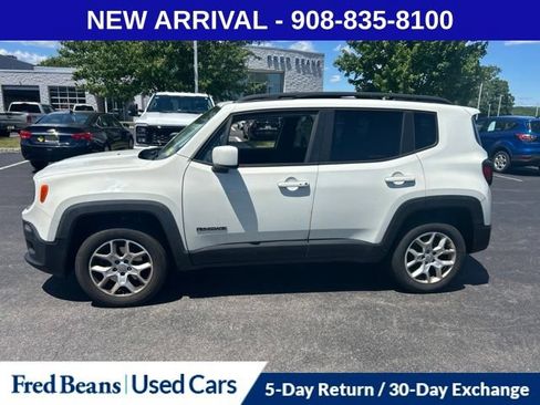 Used 2017 Jeep Renegade Latitude AWD/4WD image 4