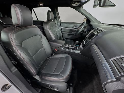 Used 2018 Ford Explorer Sport w/ Equipment Group 401A image 29