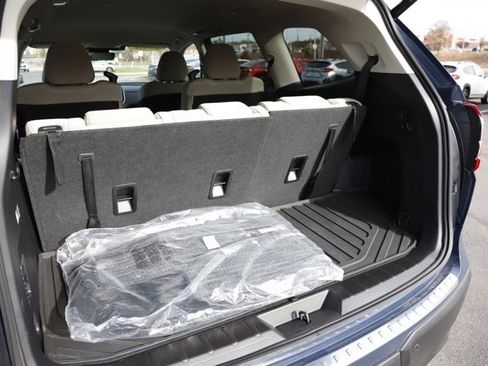 Certified 2025 Subaru Ascent Premium w/ Premium Package image 7