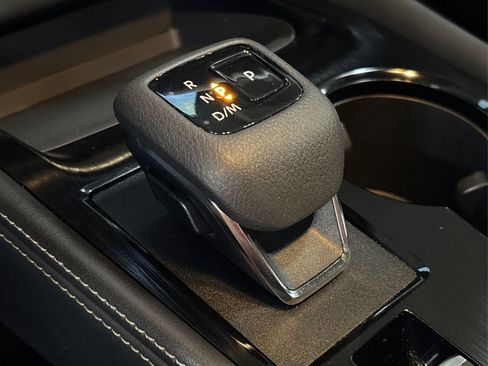 Used 2022 Nissan Rogue SL w/ SL Premium Package image 40