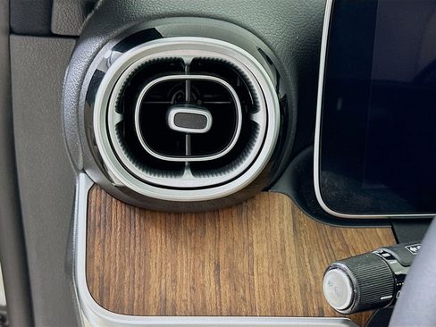 Certified 2023 Mercedes-Benz C 300 Sedan image 11