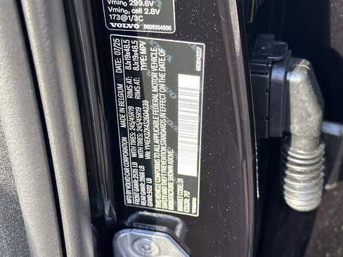 New 2025 Volvo EX30 Plus AWD/4WD image 22