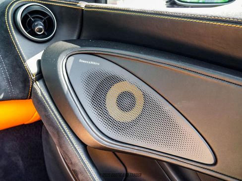 Used 2019 McLaren 570S Spider image 42