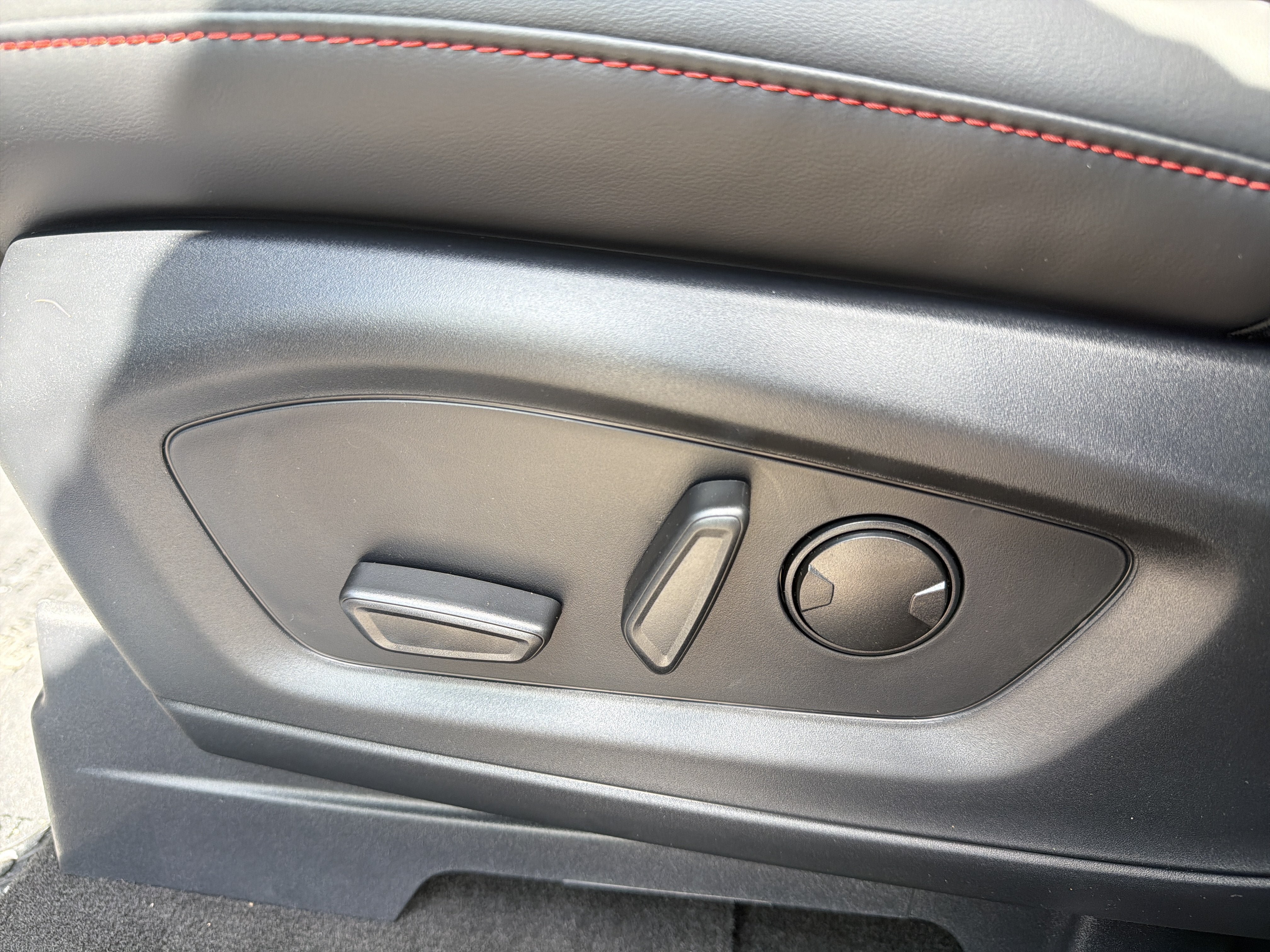 New 2026 Ford Explorer ST-Line AWD/4WD image 11