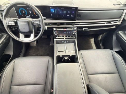 Used 2025 Hyundai Santa Fe SEL image 15