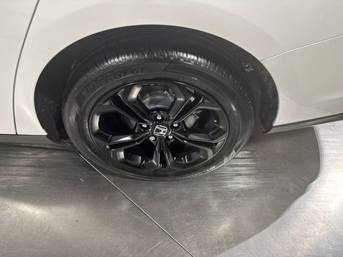 Used 2025 Honda Accord SE image 12