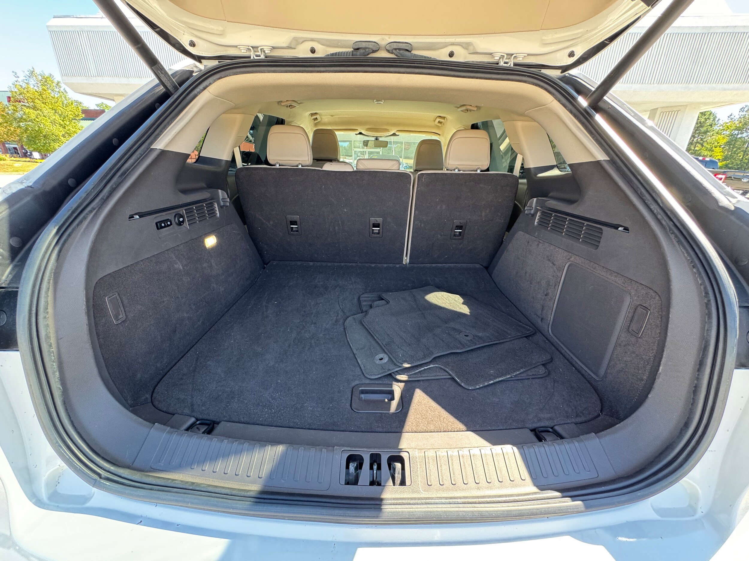 Used 2023 Lincoln Nautilus FWD image 28