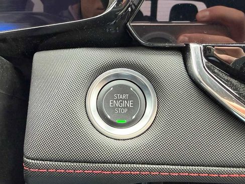 Used 2025 Chevrolet Colorado Z71 w/ Technology Package image 18