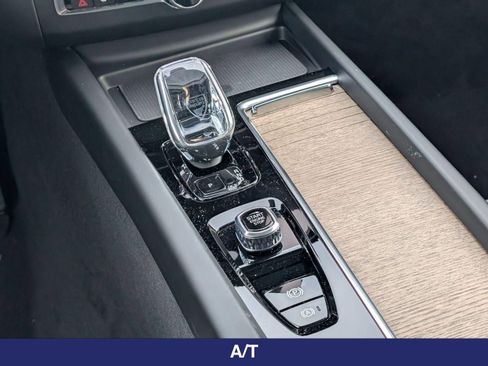 New 2026 Volvo XC60 B5 Plus w/ Protection Package Premier AWD/4WD image 25