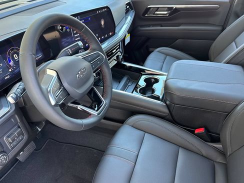 New 2026 Chevrolet Suburban RST w/ RST Capability Package AWD/4WD image 9