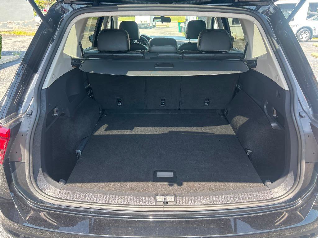 Used 2021 Volkswagen Tiguan SE AWD/4WD image 29