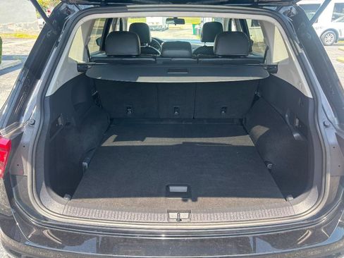 Used 2021 Volkswagen Tiguan SE AWD/4WD image 29