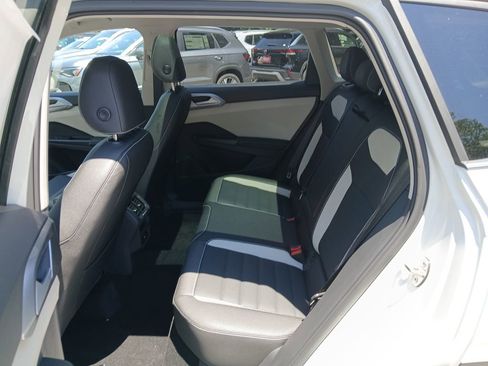 New 2025 Volkswagen Taos SEL image 25