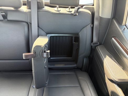 Used 2025 GMC Sierra 1500 SLT AWD/4WD image 29