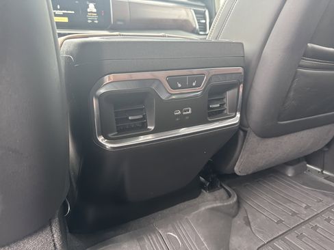 Used 2025 GMC Sierra 2500 Denali Ultimate image 28